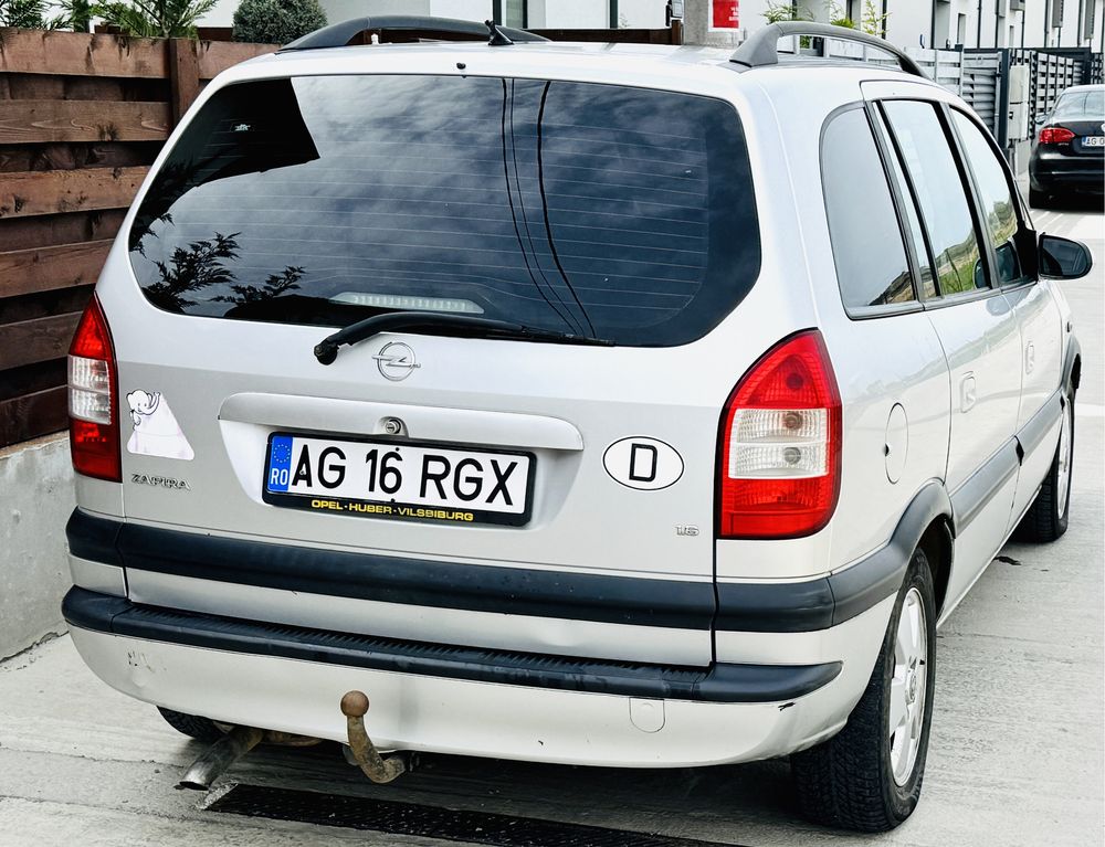 Opel Zafira  Benzina  din 2004