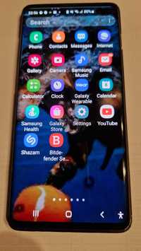 Telefon gsm Samsung S10+ cu husa de carbon, folie, cutie si accesorii