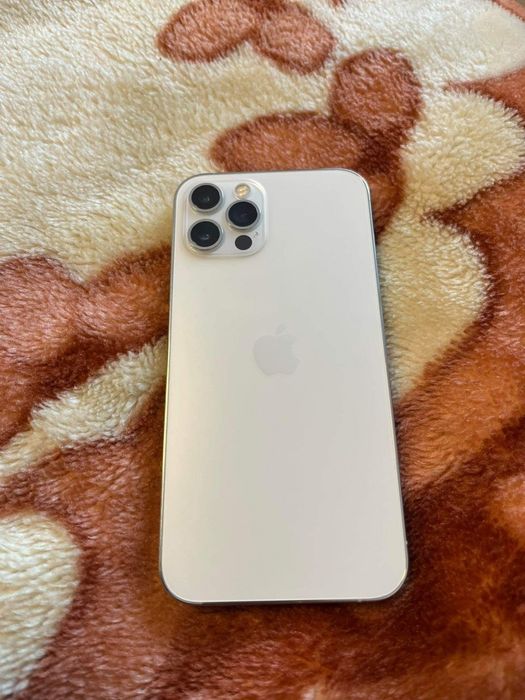 12pro sotildi. Holati yangi