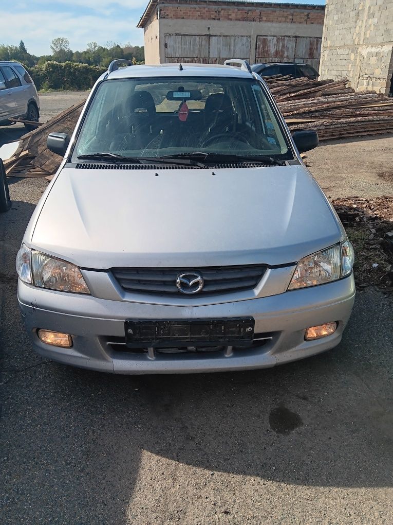 Mazda Demio 1,5 на части