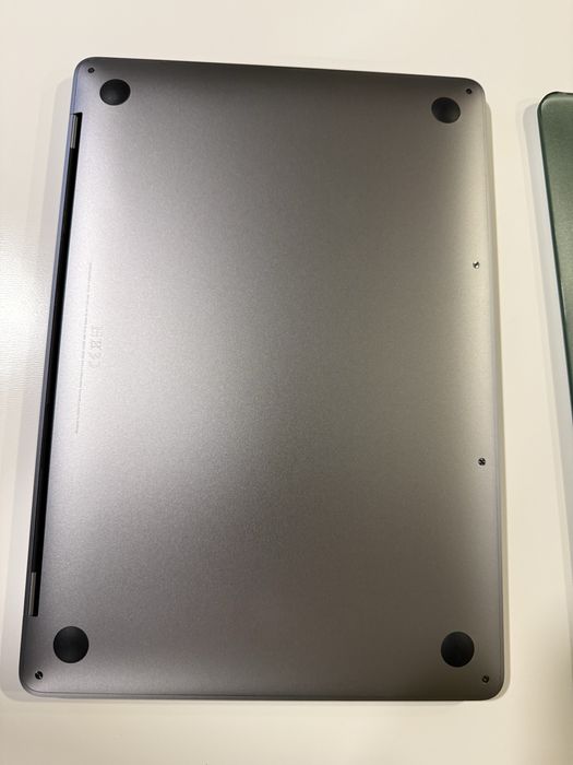 Apple Macbook PRO 13 M1 (за ремонт)