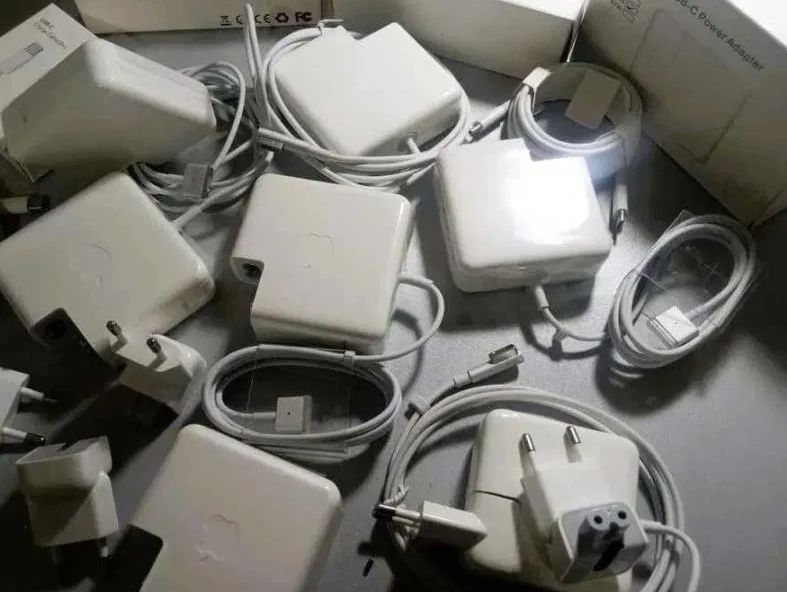 на макбук, для вашего макбука блок питания, зарядка и комплектующие