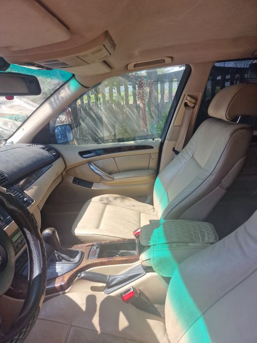 Vând x5 e53 sau schimb 
420000 km 
3.