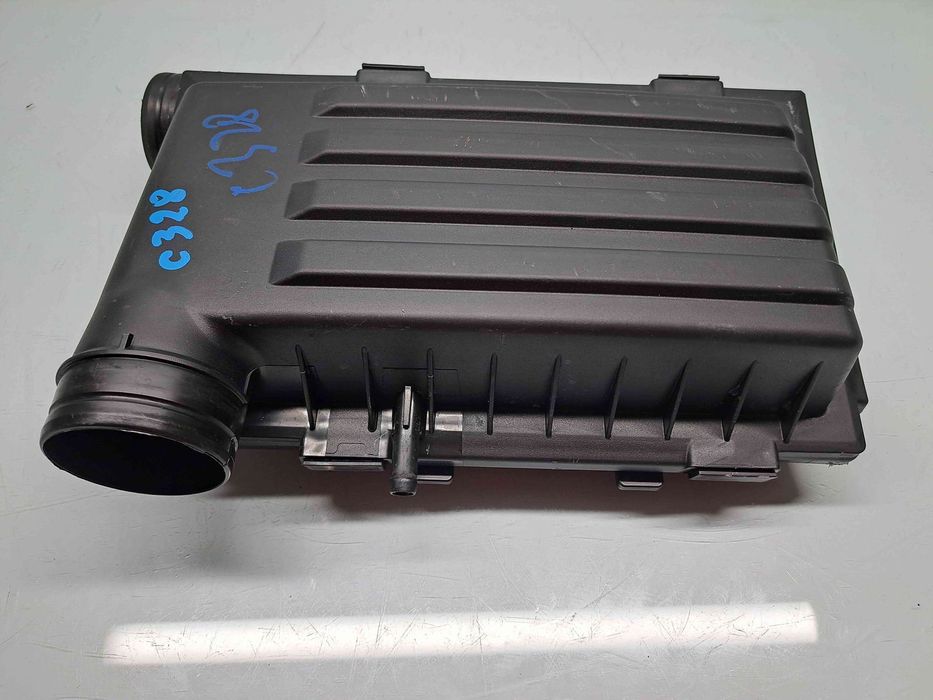 Carcasa filtru aer  AUDI A3 Sportback (8VS, 8VM) [Fabr 2013-prezent] 0