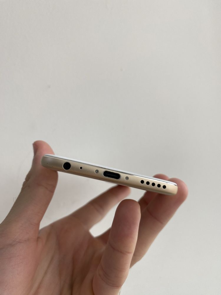 Смартфон Xiaomi Mi A1 (4/32 гб, золотой)
