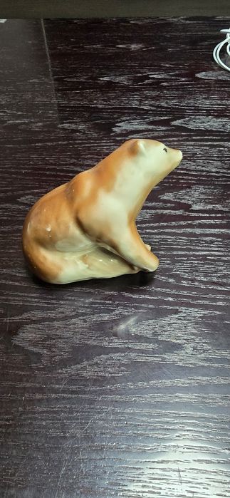 Българска порцеланова статуетка фигура Мече