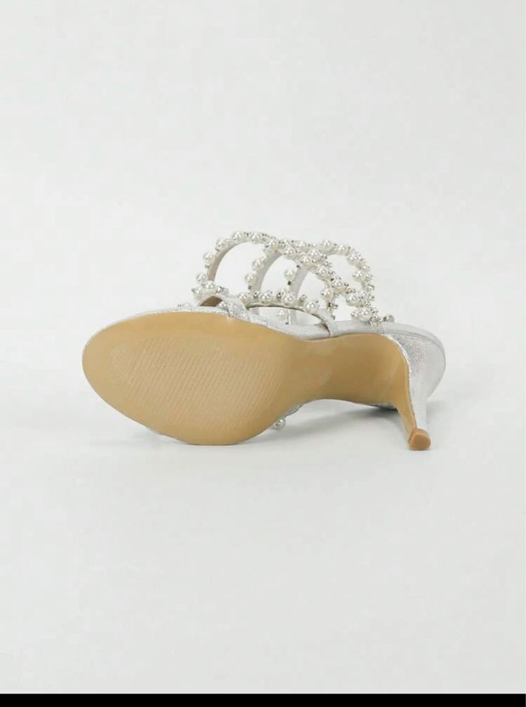 Pantofi eleganți, cu perle, albi