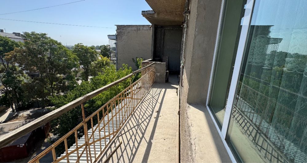 Продается 4х комнатная кв. 4й этаж. 114м2. Бульвар.