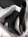 Ghete stiletto cu varful ascutit