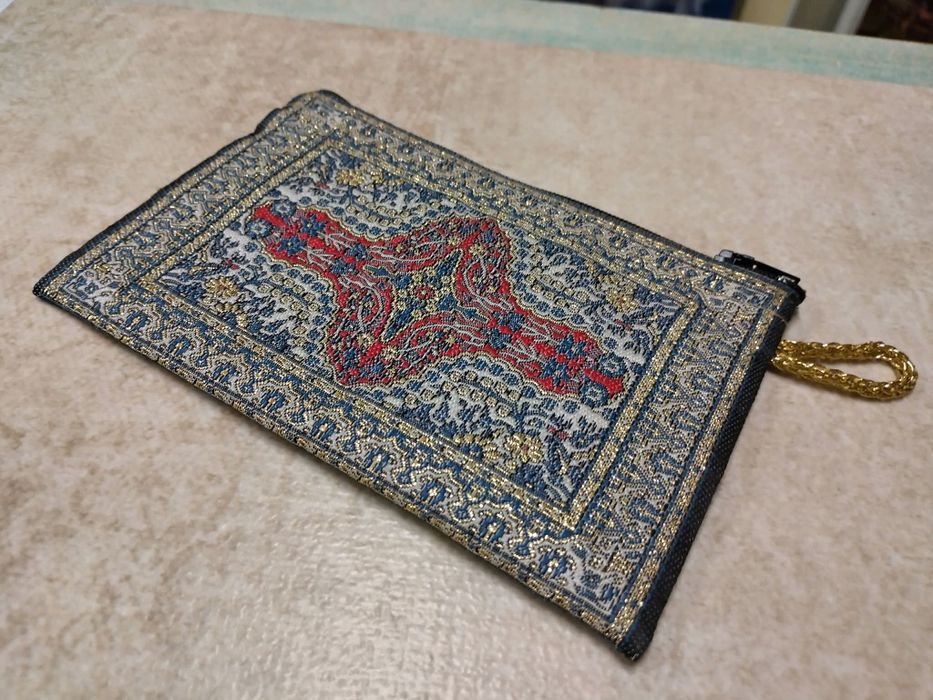 дамско портмоне от Доха, Катар