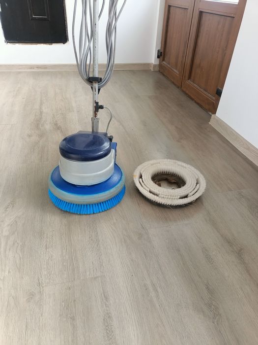 Vând perie rotativa