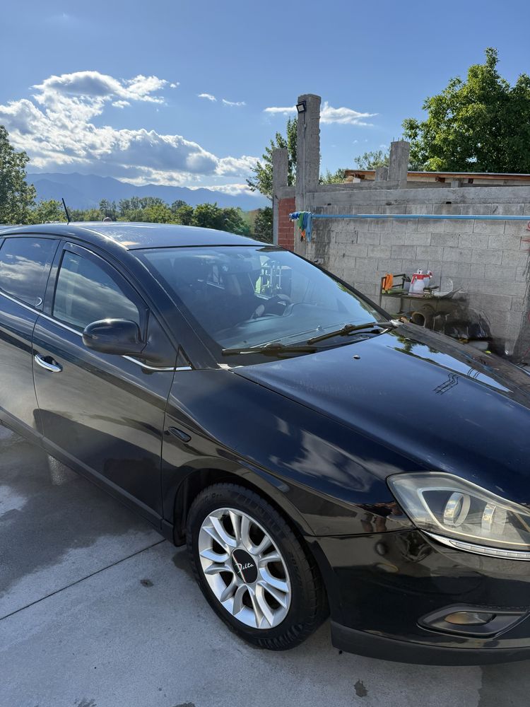 Lancia Delta 1.4 Tjet Газ-Бензин 120кс. 6ск. Navi РЕГИСТРИРАНА