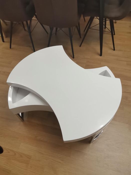 холна маса с модерен дизайн