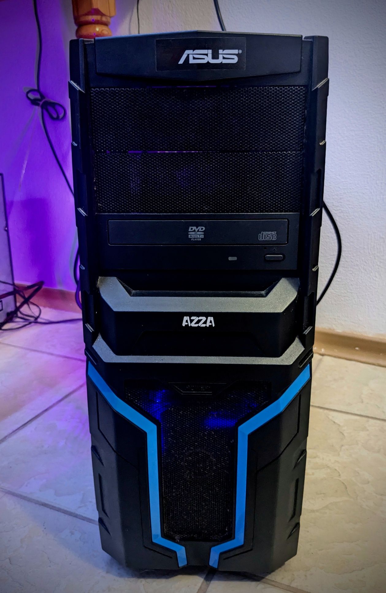 Геймърски компютър Asus Azza, Монитор Dell