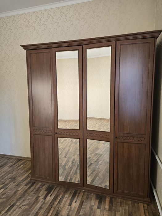 Продам шкаф плательный бу