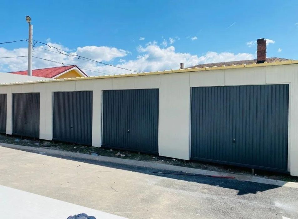 Garaj pe structura metalica