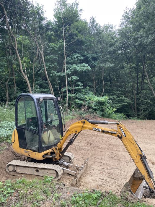 Mini excavator de inchiriat + camioneta basculabila isuzu 3,5 t