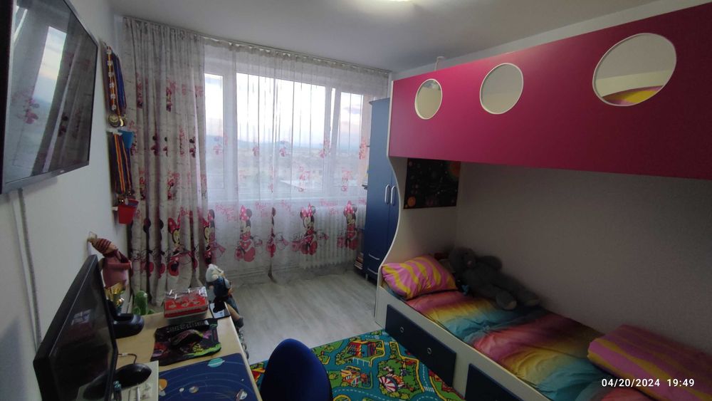 Proprietar, vand apartament 2 camere, decomandat, langa Astoria.