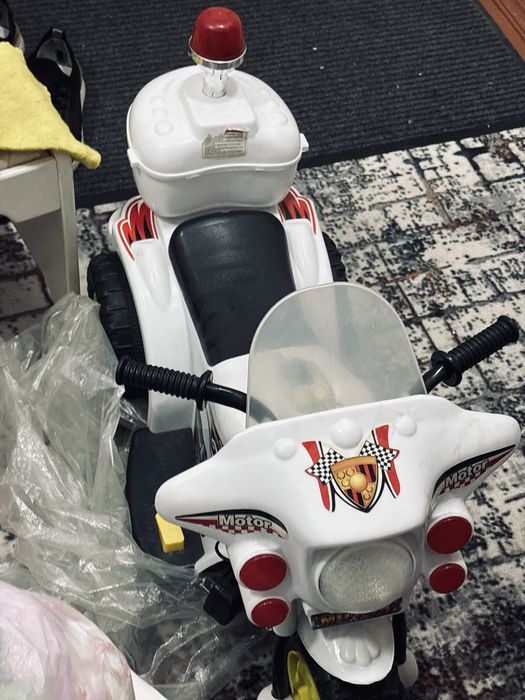 электрическая машинка,игрушка мотоцикл