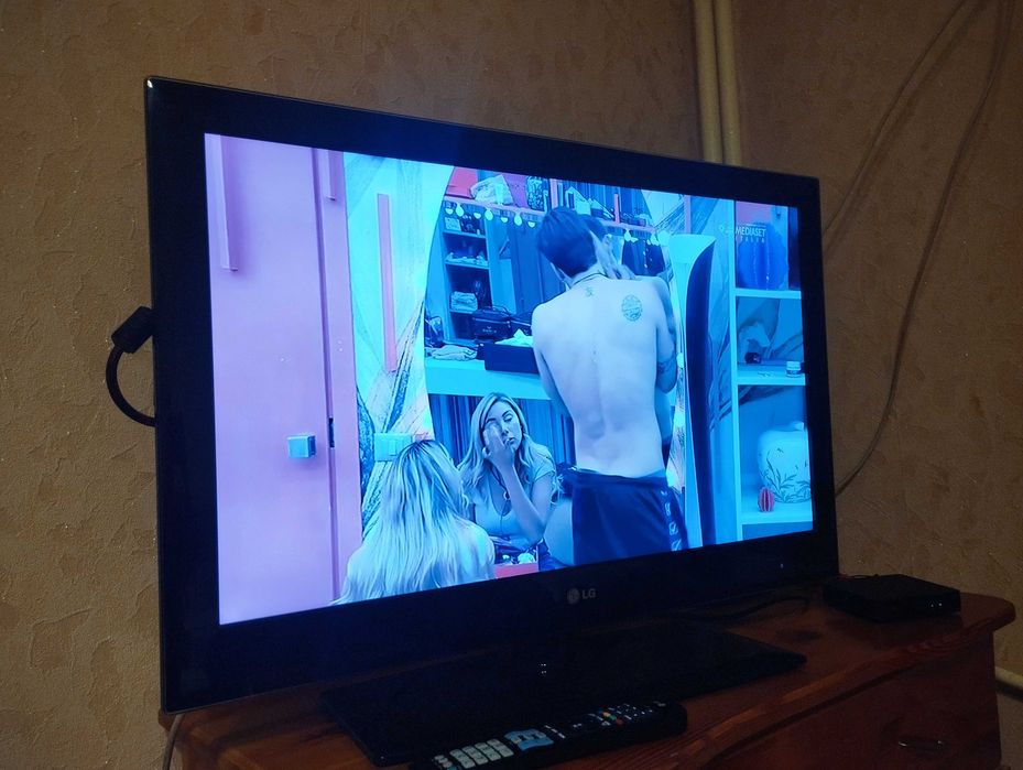 Телевизори    LG