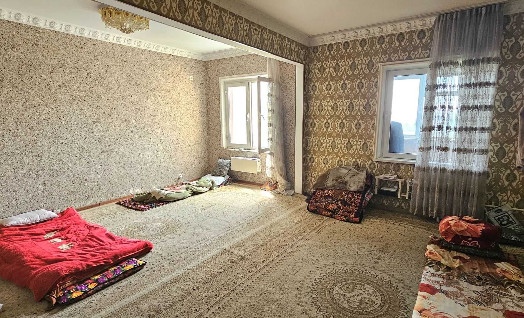 4-к квартира, 94 м²  5/5 эт.на Юнусабадском районе 8-й квартал (J2436)