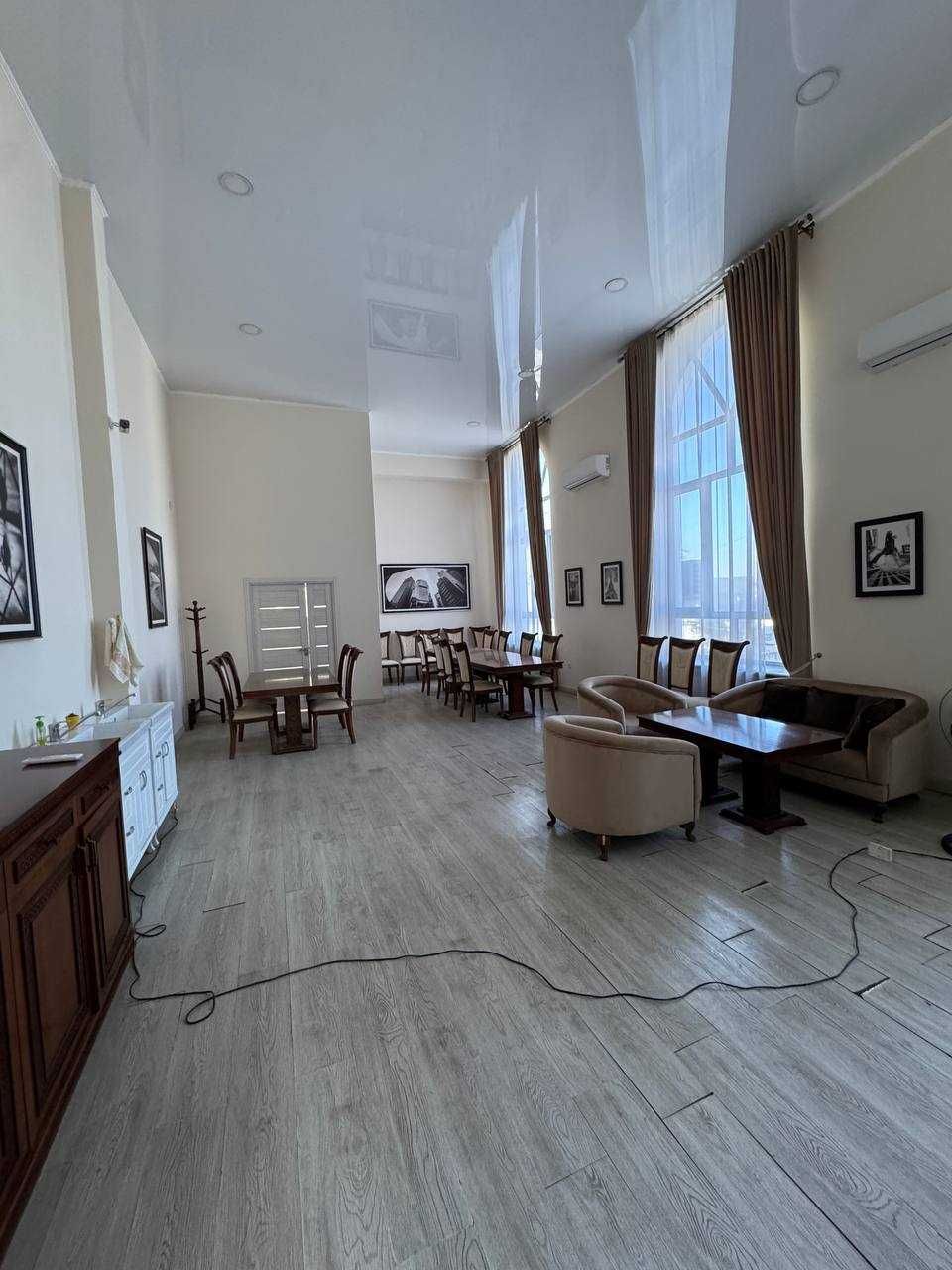 Сдается 2550м² Здания на 60 сотках в ЦЕНТРЕ,  Мирабадский р-н, Гринвич