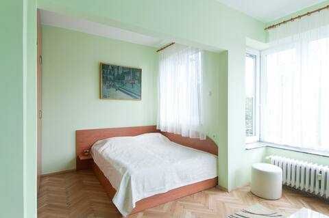 Дава се под наем Двустаен апартамент в София, Оборище - 50 кв.м за 647.19 € - Снимка #1