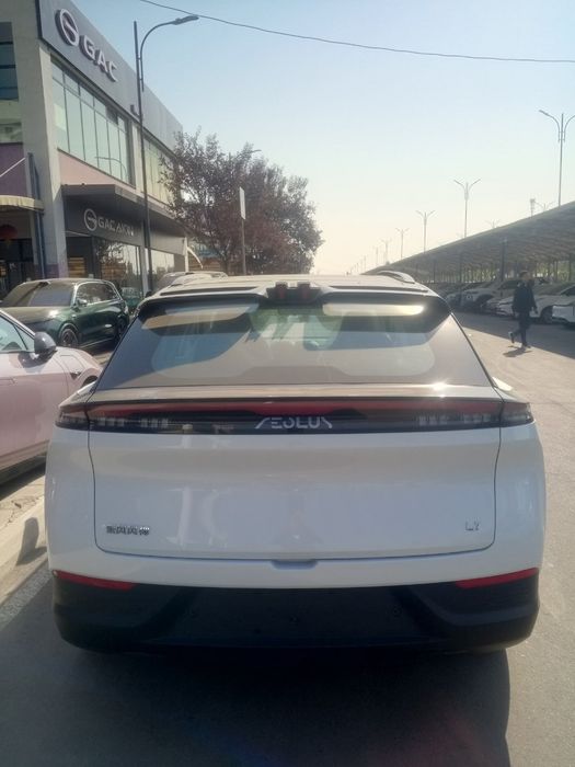 Dongfeng L7 salon qora oq apelsin ranglari bor