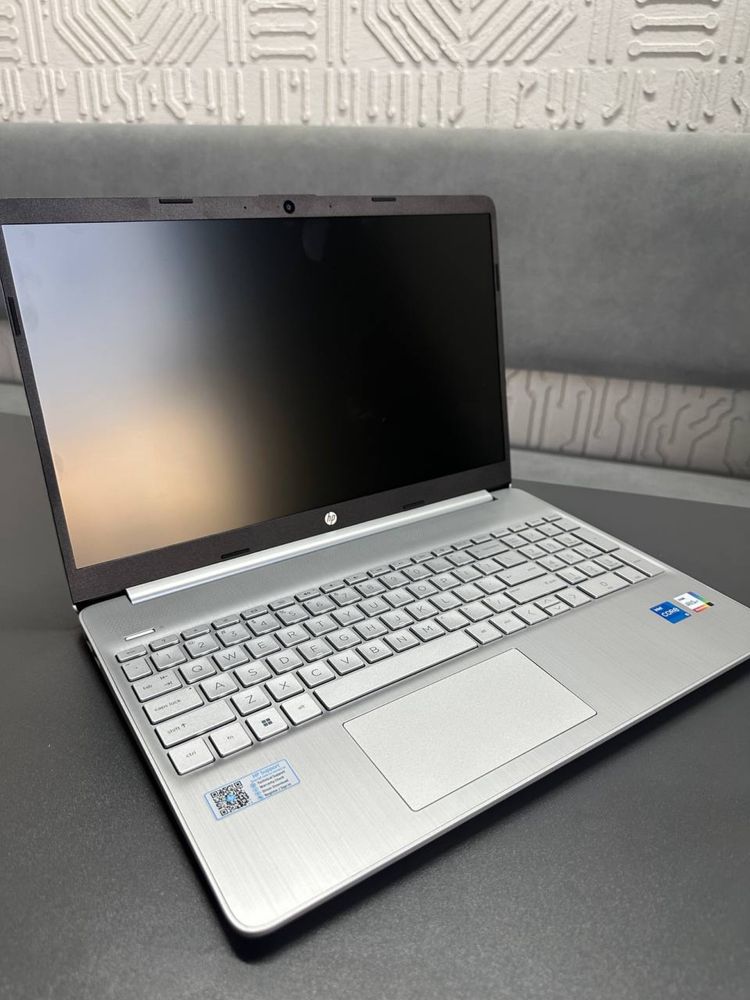 HP laptop 15, xotira 8/512GB