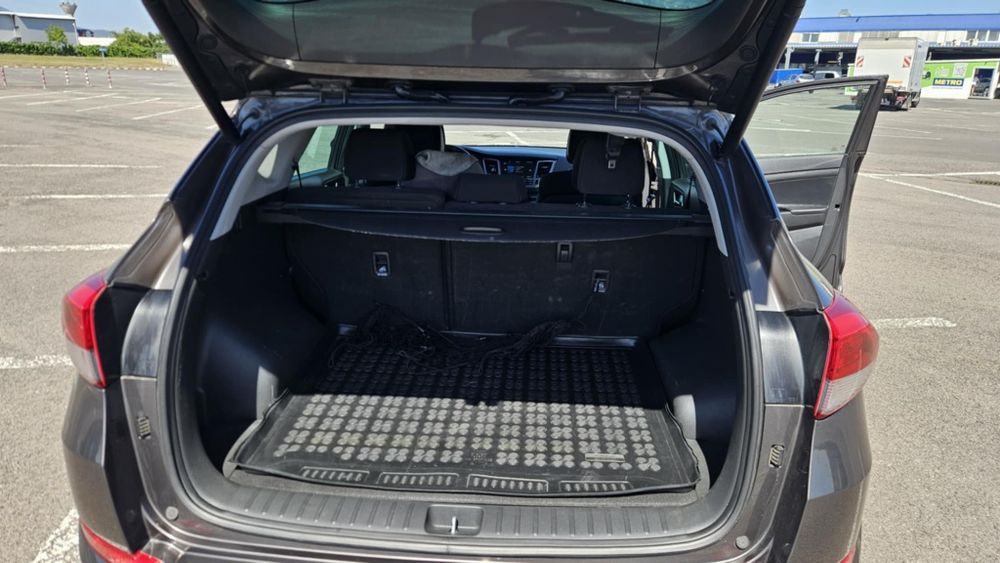 De vânzare Hyundai Tucson 1.7 Diesel automat culoare "Moon Rock"