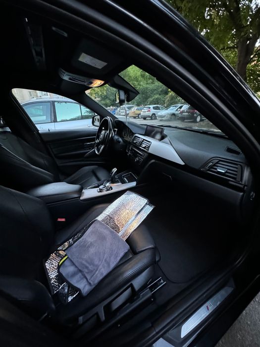 Продавам Лайсни за BMW F30 Оригинални