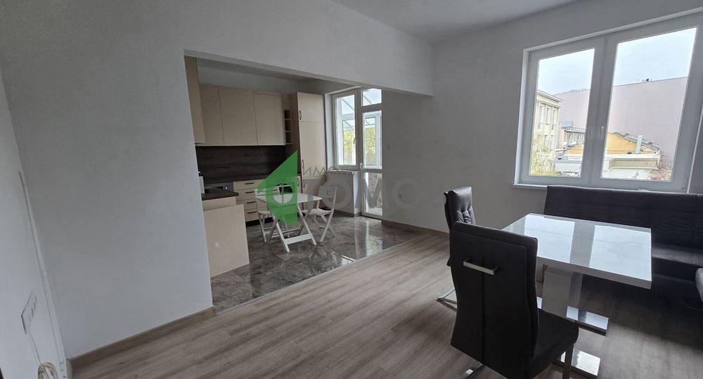 Двустаен апартамент под наем в Топ Център