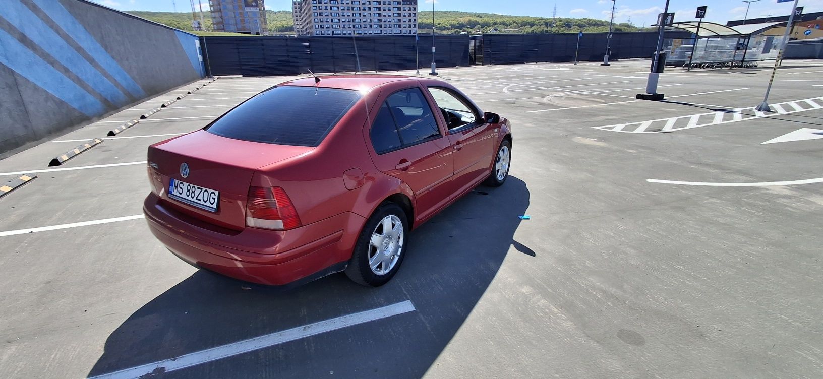 Vw bora 1.6 16v 105cp VOLAN DREAPTA
