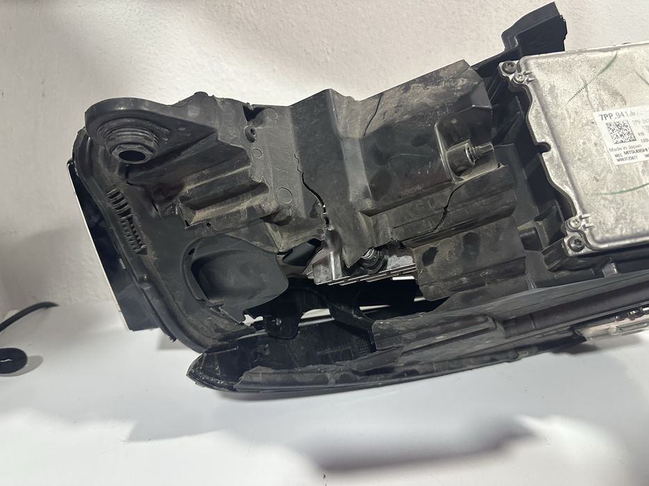 Десен фар Audi Q5 2017 - 2020 FULL LED + стъкло