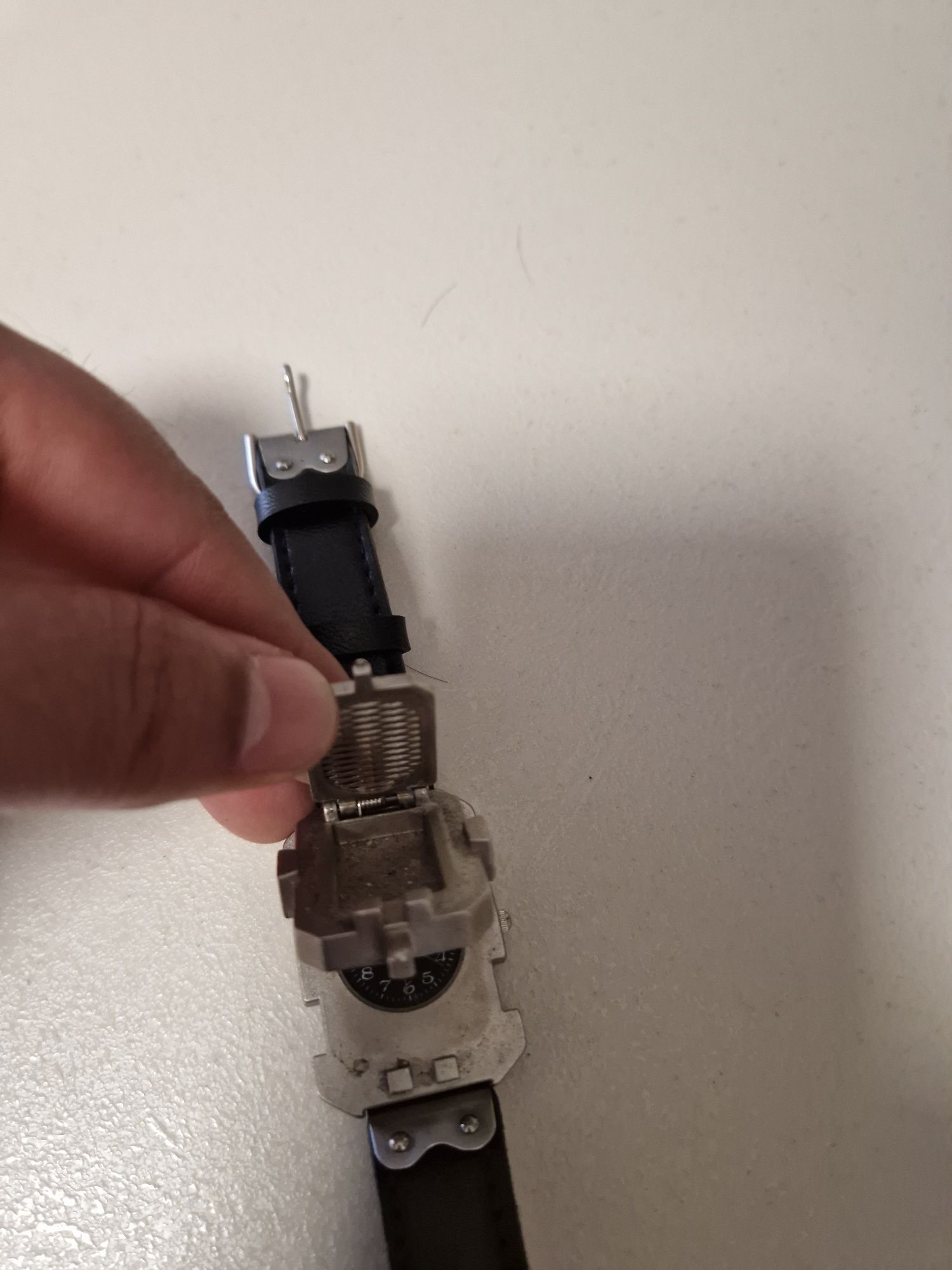 Ceas STORM 1991 Ceasul STORM din 1991 este un ceas analog clasic care