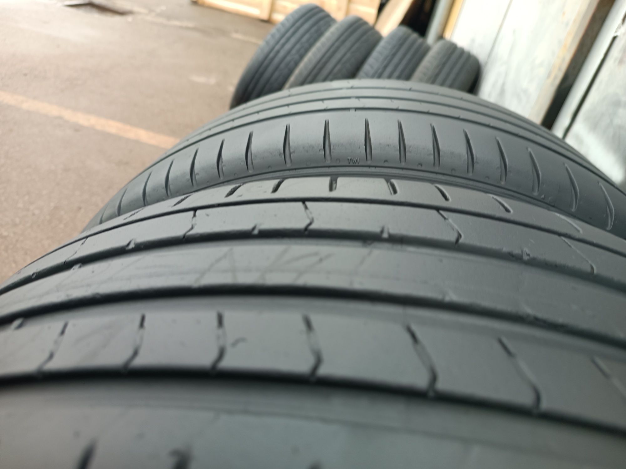 245/40/19 Pirelli