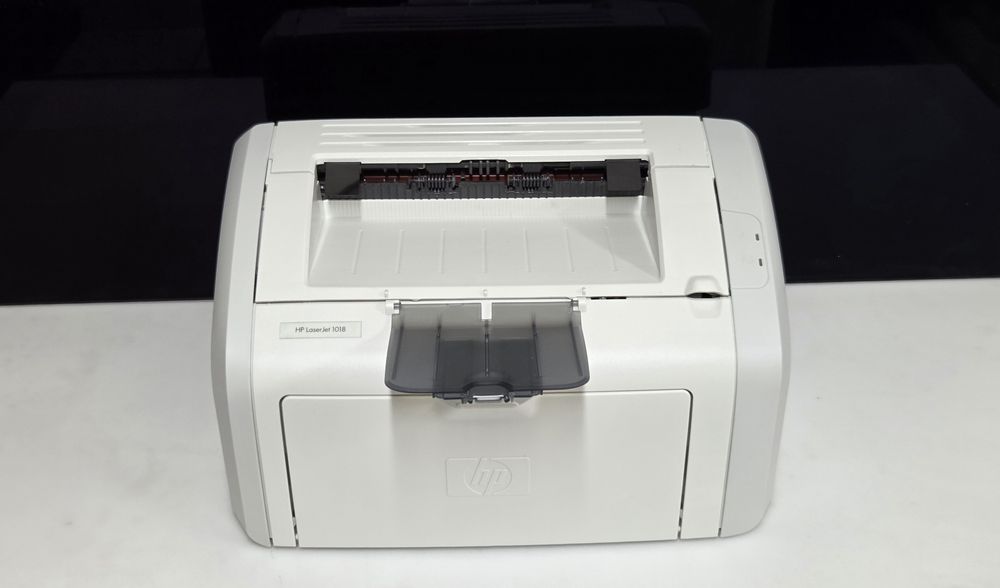 Продаю черно-белый лазерные принтера HP 1018, 1020
