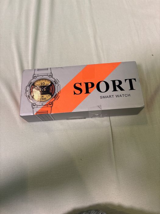 Черен смарт часовник