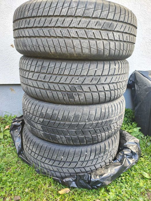 Anvelope iarnă BARUM NOI 255/55 R18 garanție 2 ani
