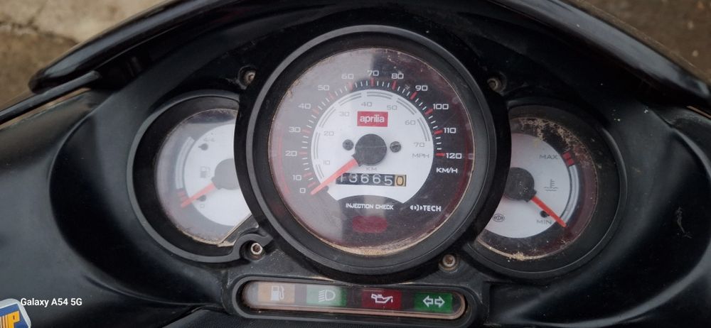 Vand scuter Aprilia SR