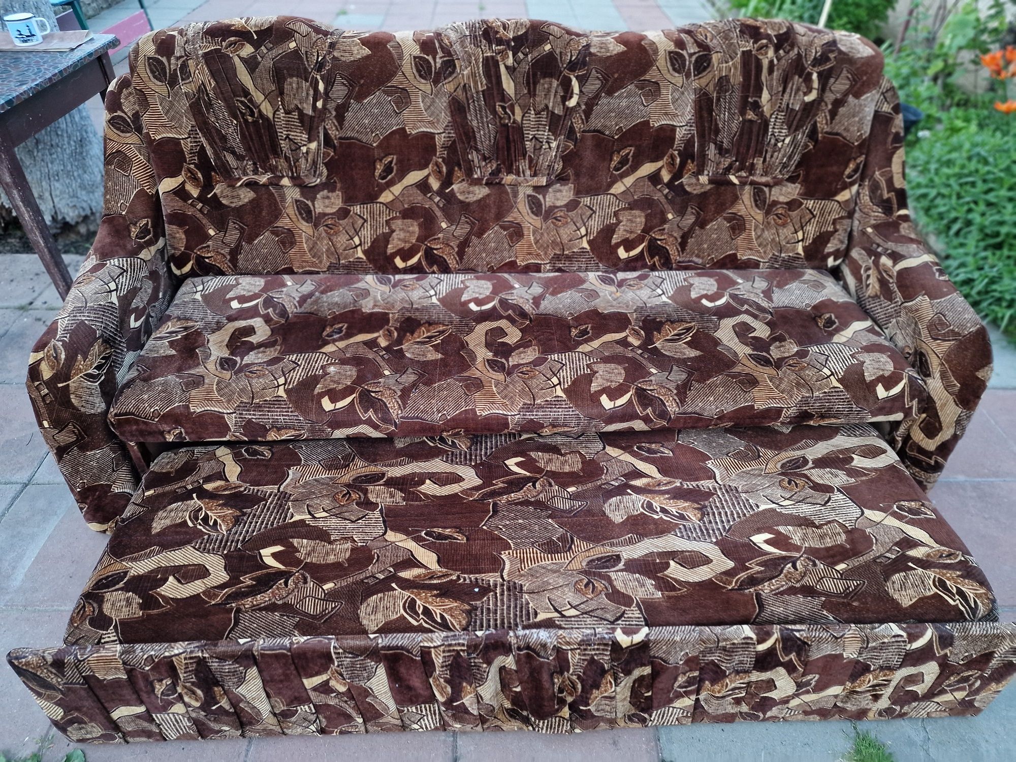 Canapea extensibila 180x100cm zona de dormit
