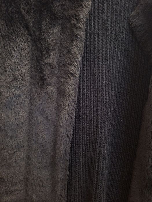 Черен елек с плетен гръб