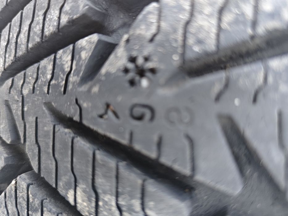Резина зимняя 215/55 R17 nokian nordman7