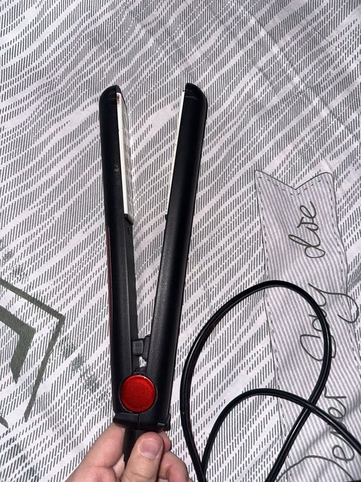 Выпрямитель/утюжок для волос