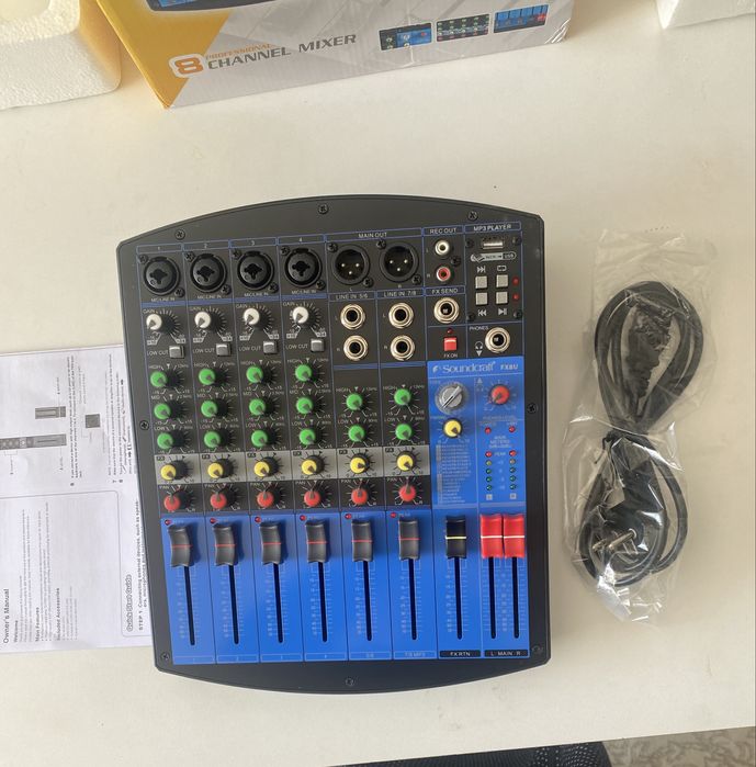 SoundCraft FX8u Микшерный пульт пассивный аналоговый