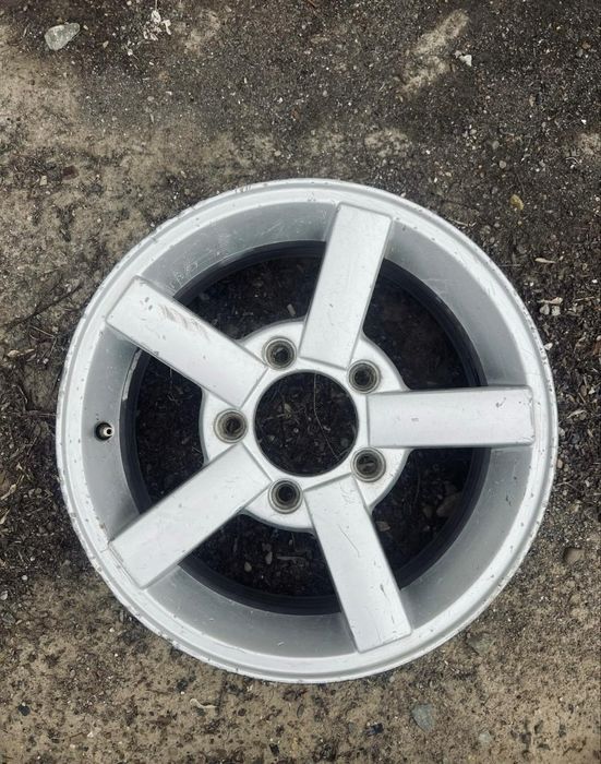 Продам титанки на R16