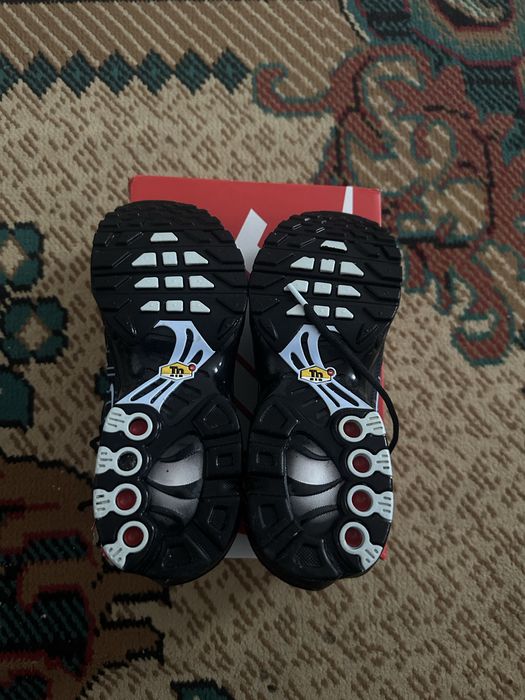 Vand adidasi nike tn