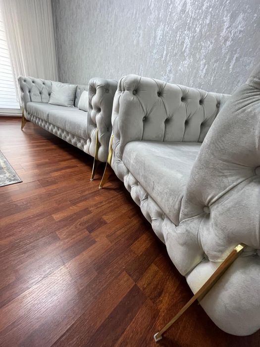 Canapea chesterfield 3 locuri