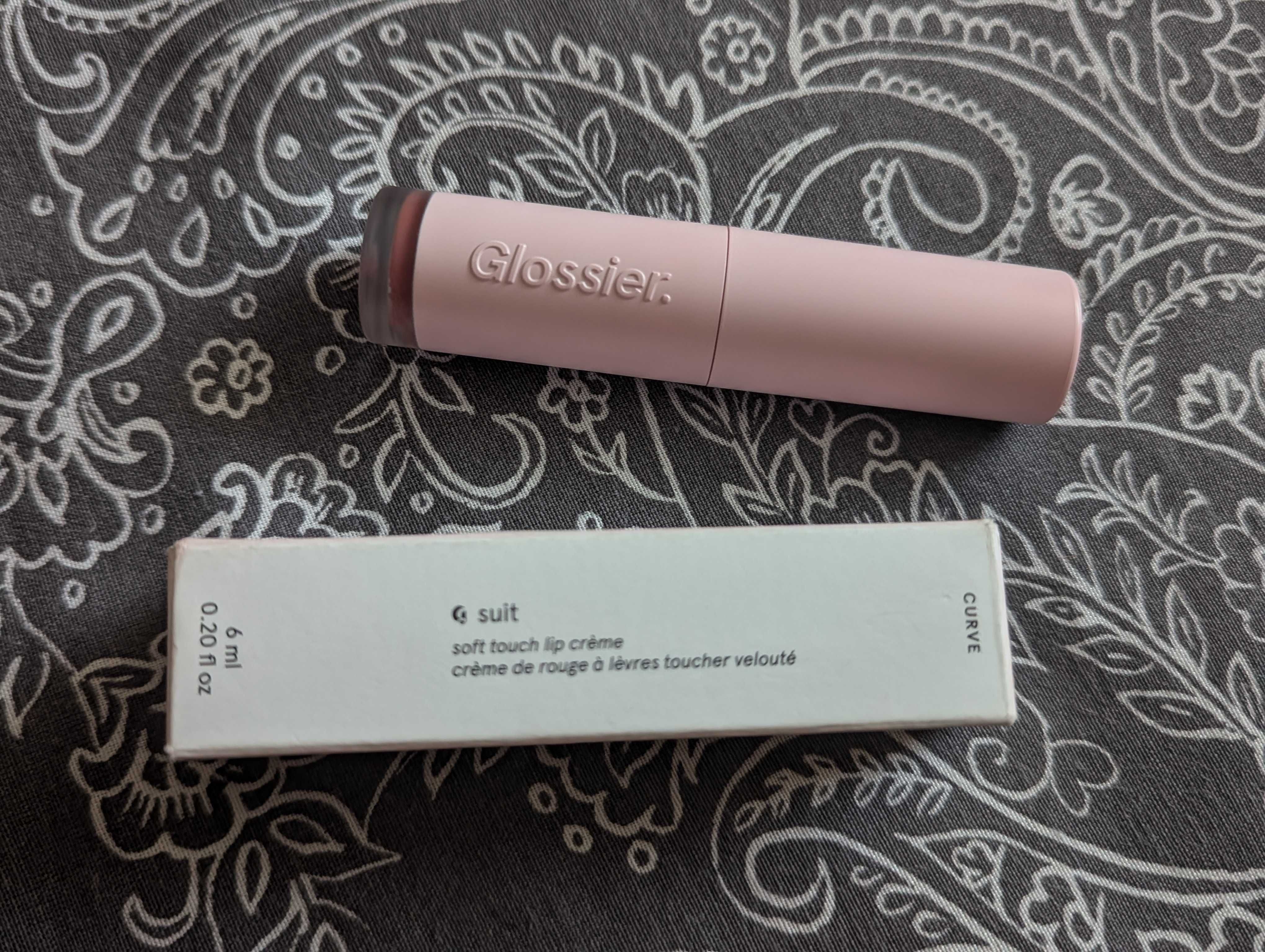 Червило Glossier