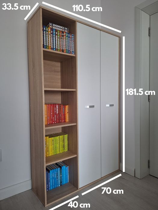 Dulap haine cu mini biblioteca
